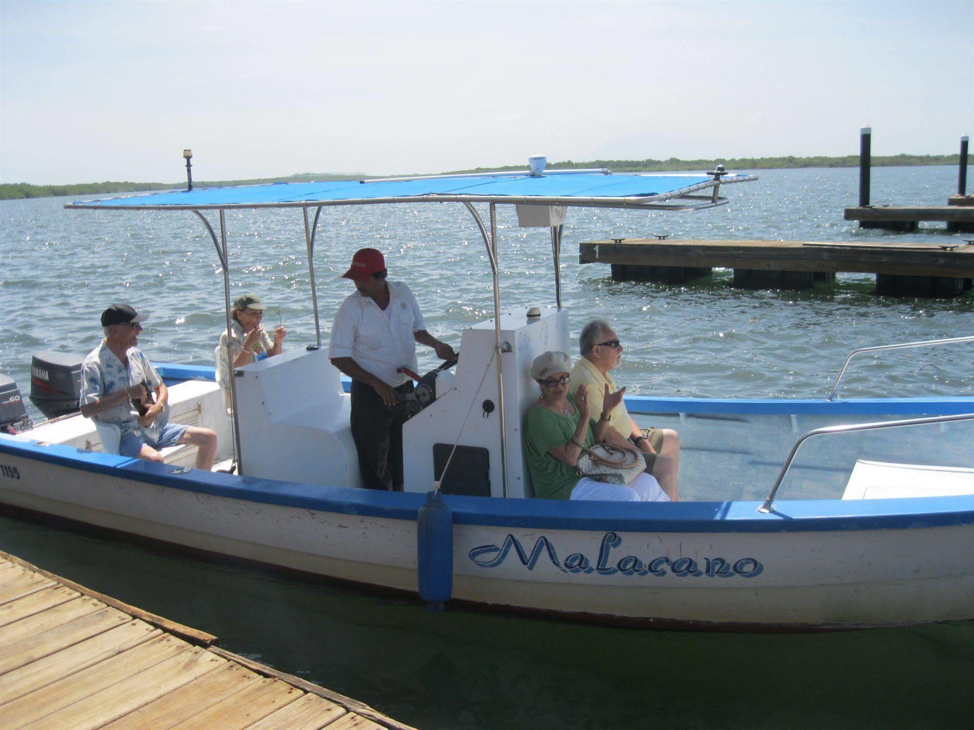 Marina Puesta Del Sol Hotell Aposentillo Exteriör bild